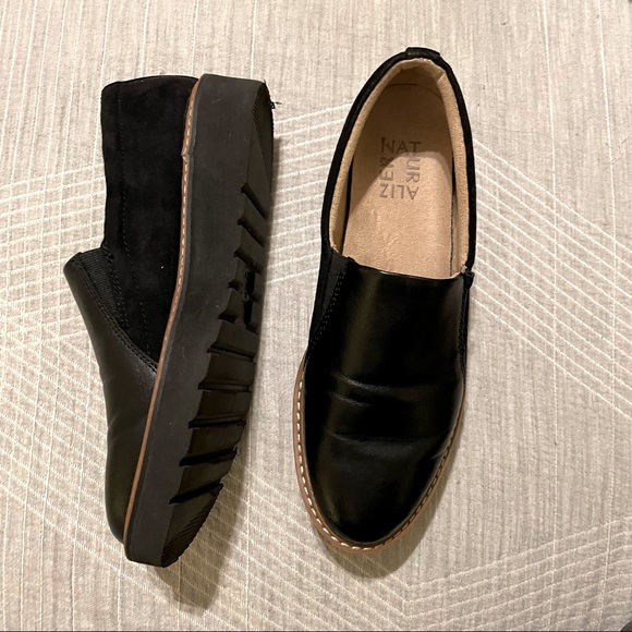 Naturalizer suede and faux-leather slip-ons - Picture 3 of 3